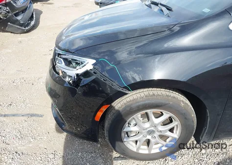 2024 Chrysler Pacifica Touring L z USA, uszkodzony, nr VIN 2C4RC1BG0RR135996